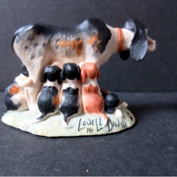 Lowell Davis 'Happy Hour' figurine stands 2-1/2" tall, and was released in 1988 - Picture 2 of 5